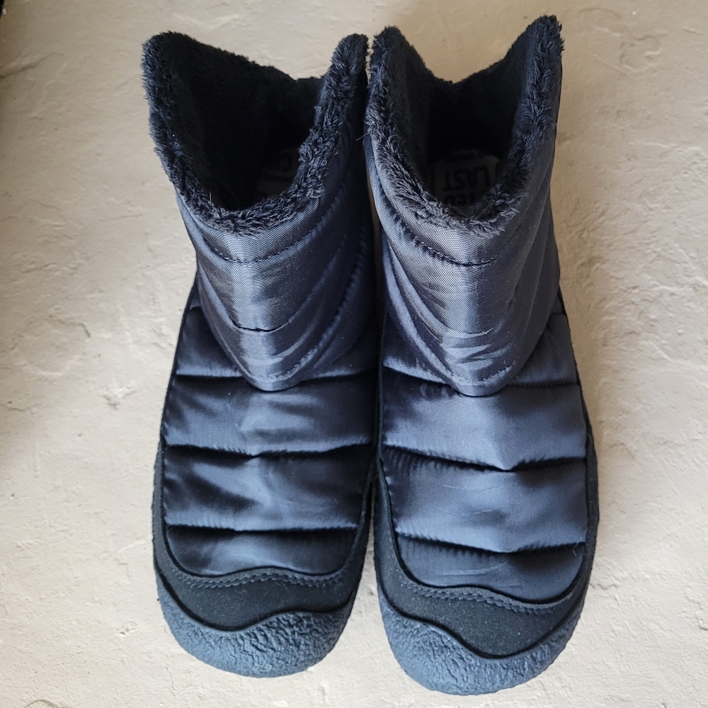 Keen Women's Fold Down Black Howser Pull On Ankle Boots # 1027929 Size US 9 - Picture 2 of 10